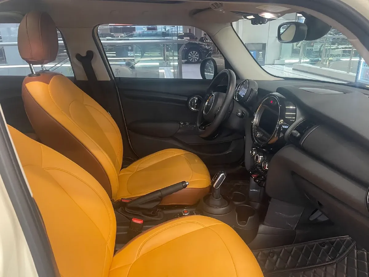 2020 MINI MINI 1.5T 102HP L3 7DCT,autocango,china used car exporter,china ev exporter,chinese used car exporter,chinese used ev exporter