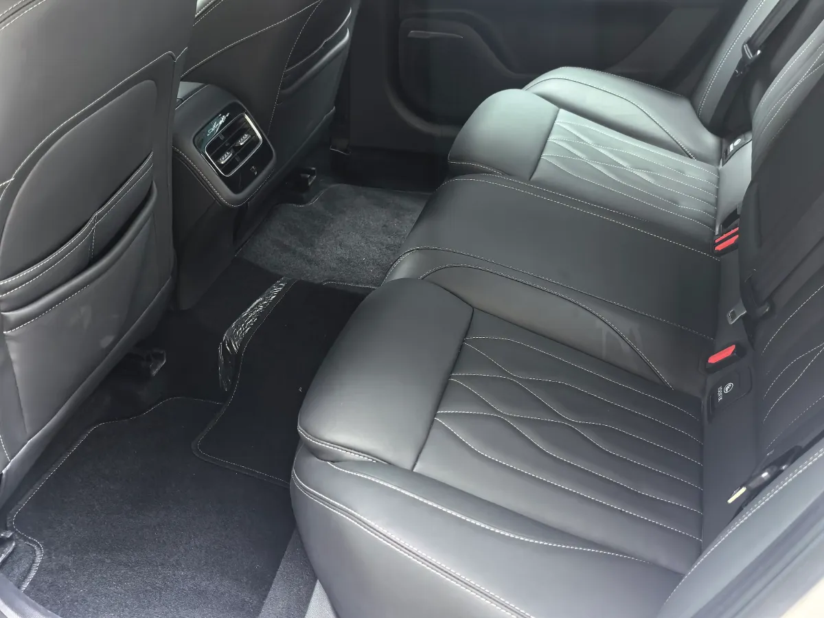 2022 Chery Arrizo 8 1.6T 197HP L4 7DCT,autocango,china used car exporter,china ev exporter,chinese used car exporter,chinese used ev exporter