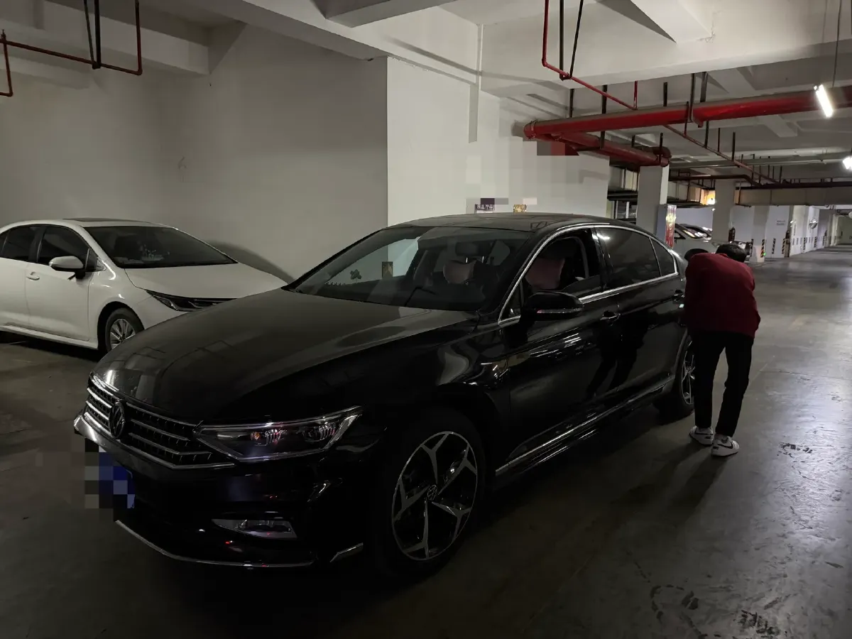 2023 Volkswagen Magotan 2.0T 186HP L4 7DCT,autocango,china used car exporter,china ev exporter,chinese used car exporter,chinese used ev exporter