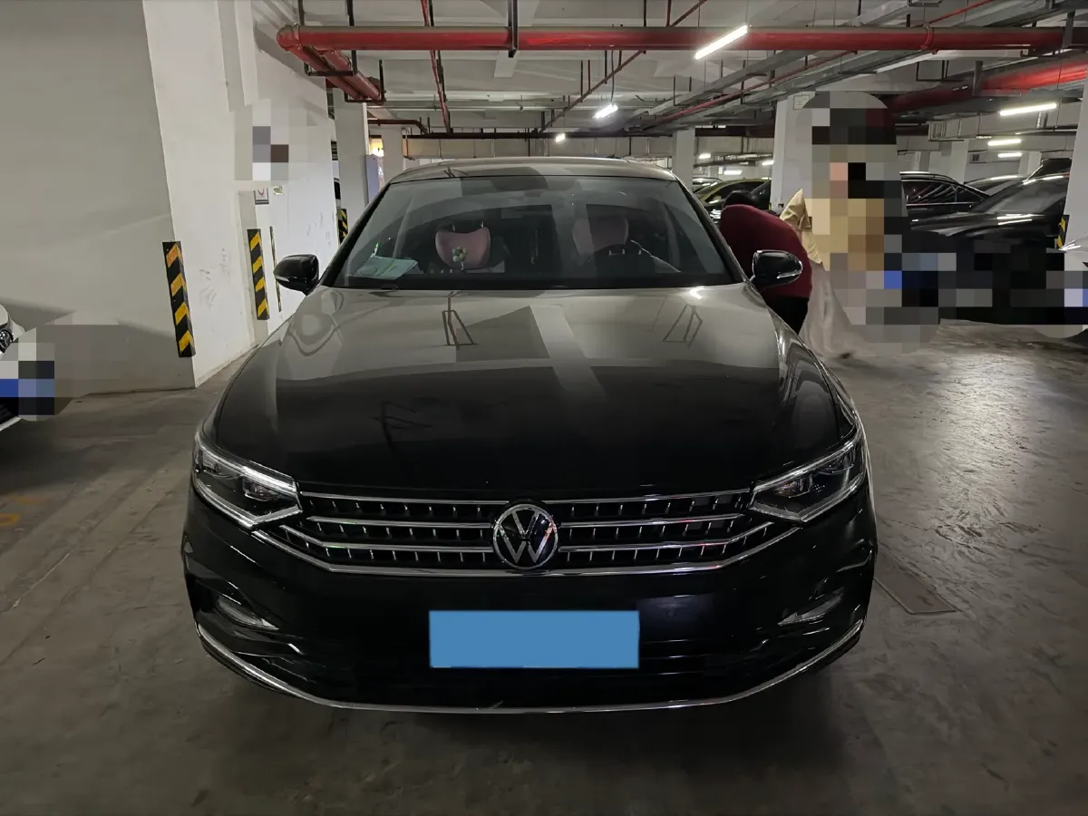 2023 Volkswagen Magotan 2.0T 186HP L4 7DCT,autocango,china used car exporter,china ev exporter,chinese used car exporter,chinese used ev exporter