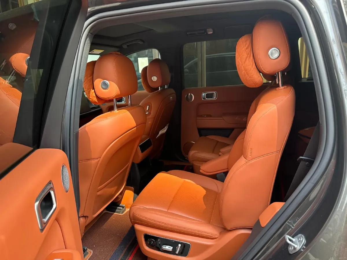 2024 Volvo S60 2.0T 197HP L4 7DCT,autocango,china used car exporter,china ev exporter,chinese used car exporter,chinese used ev exporter