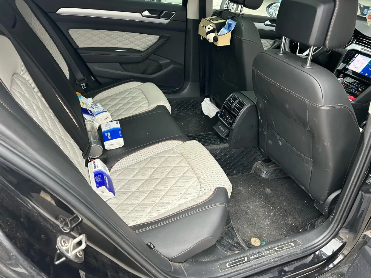 2024 Volkswagen Magotan 2.0T 186HP L4 7DCT,autocango,china used car exporter,china ev exporter,chinese used car exporter,chinese used ev exporter