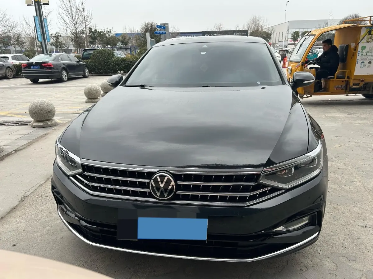 2024 Volkswagen Magotan 2.0T 186HP L4 7DCT,autocango,china used car exporter,china ev exporter,chinese used car exporter,chinese used ev exporter