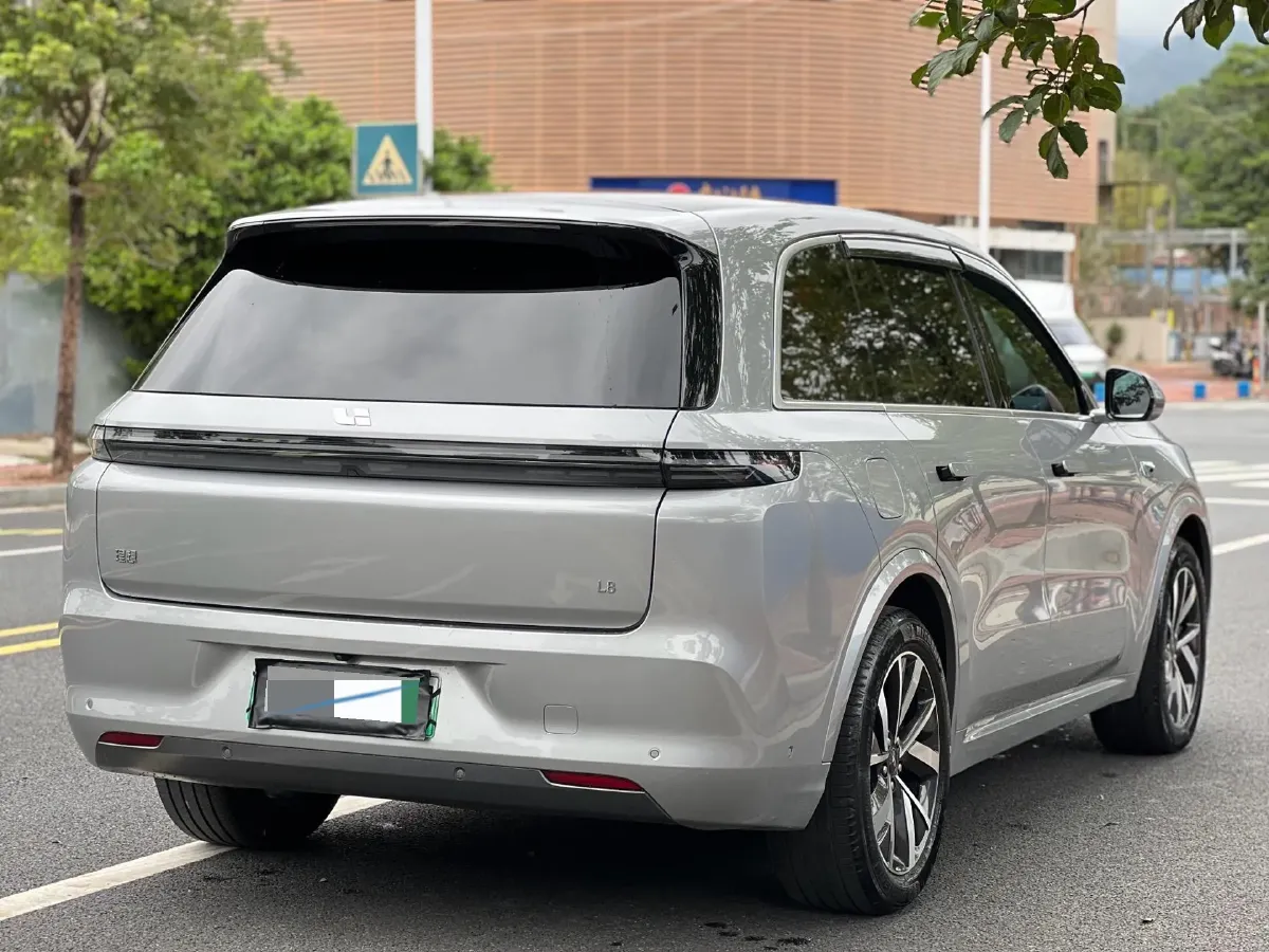 2023 Li L8 Range Extended 154HP REEV 40.9KWH,autocango,china used car exporter,china ev exporter,chinese used car exporter,chinese used ev exporter