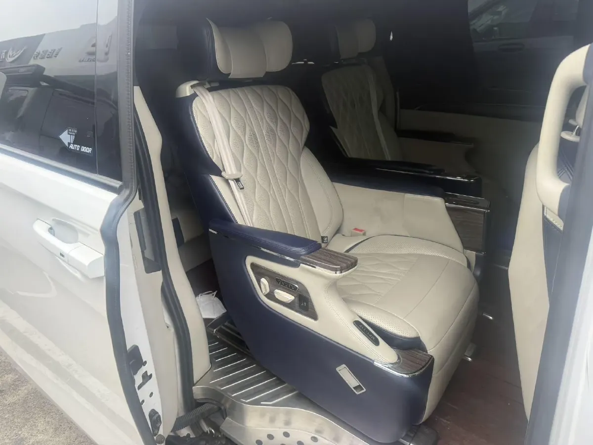 2020 Buick GL8 2.0T 237HP L4 9AT,autocango,china used car exporter,china ev exporter,chinese used car exporter,chinese used ev exporter