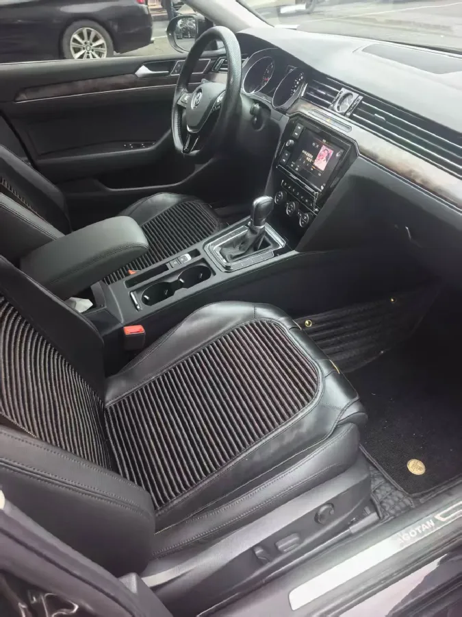 2019 Volkswagen Magotan 2.0T 186HP L4 7DCT,autocango,china used car exporter,china ev exporter,chinese used car exporter,chinese used ev exporter