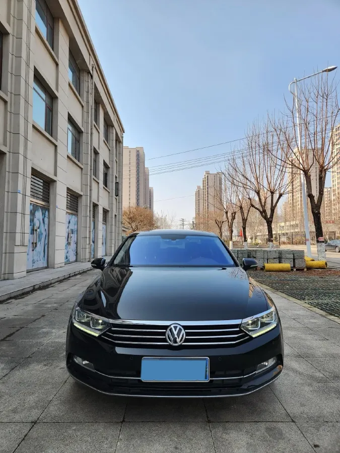 2019 Volkswagen Magotan 2.0T 186HP L4 7DCT,autocango,china used car exporter,china ev exporter,chinese used car exporter,chinese used ev exporter