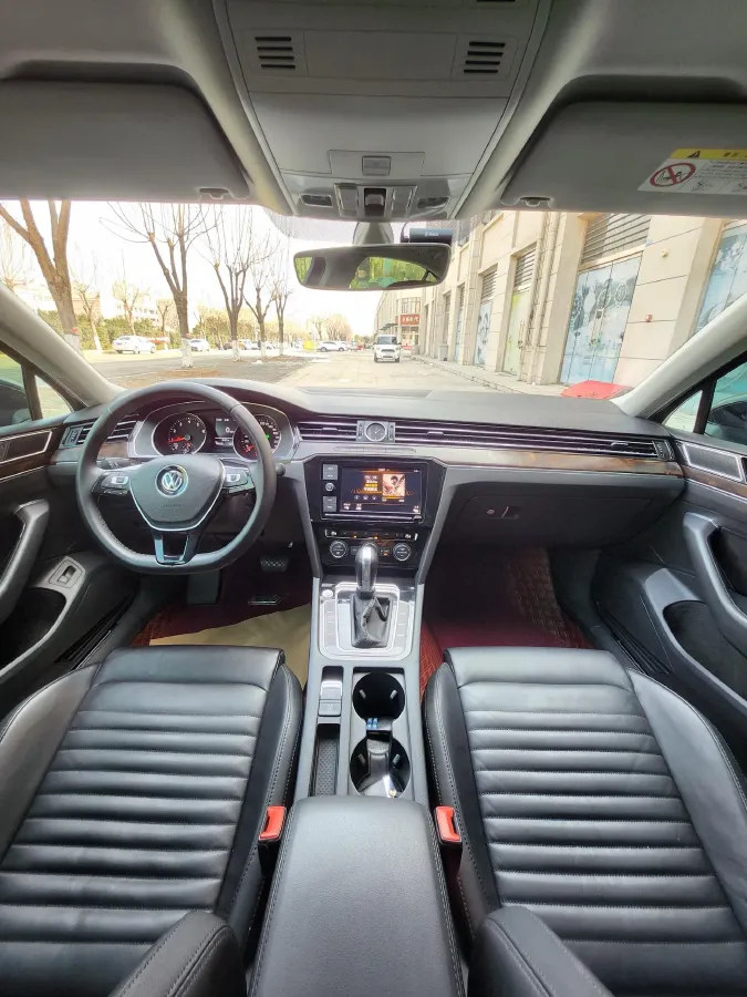 2019 Volkswagen Magotan 2.0T 186HP L4 7DCT,autocango,china used car exporter,china ev exporter,chinese used car exporter,chinese used ev exporter