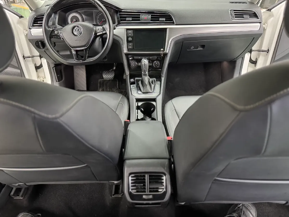 2019 Volkswagen Passat 1.4T 150HP L4 7DCT,autocango,china used car exporter,china ev exporter,chinese used car exporter,chinese used ev exporter