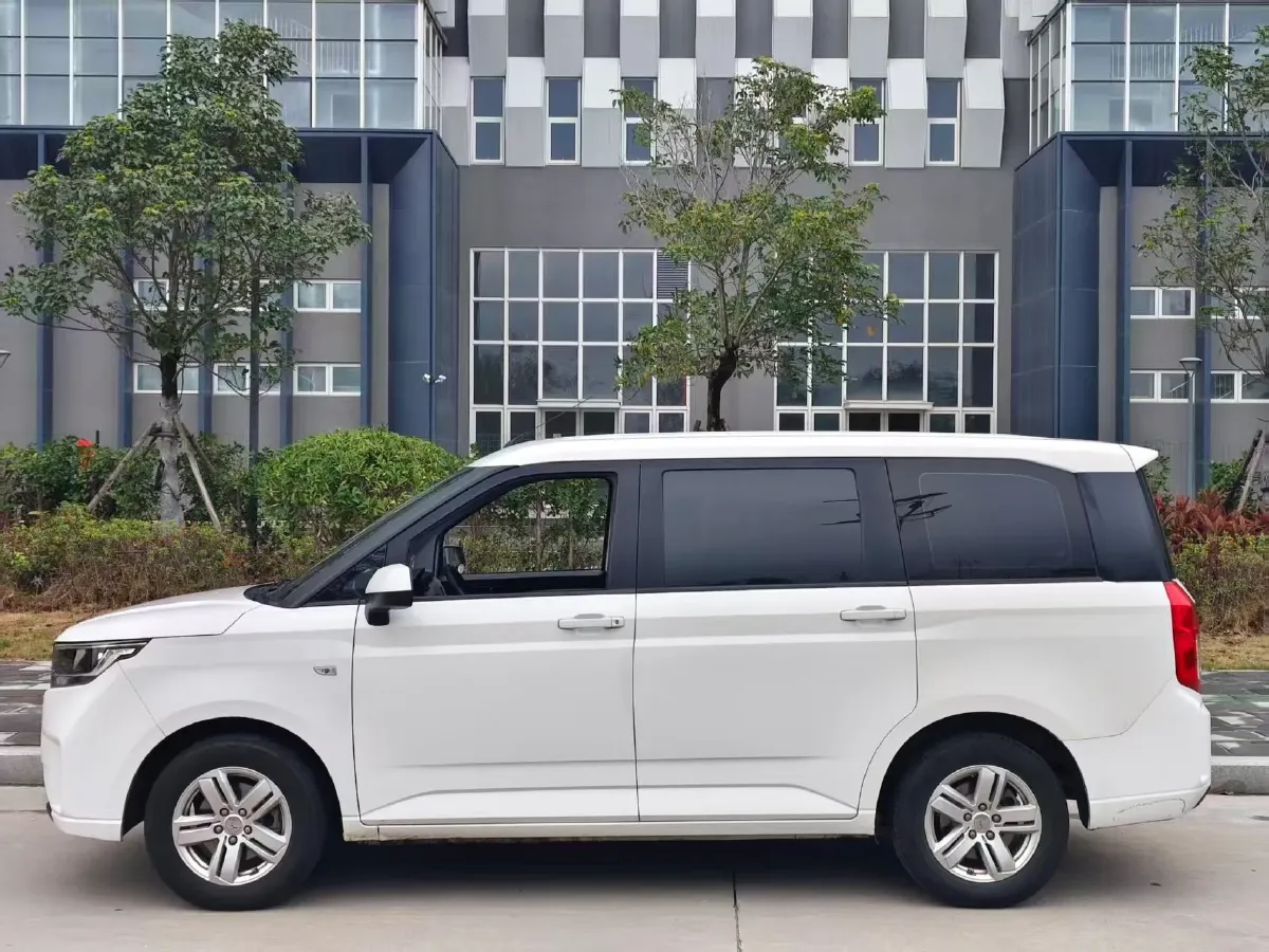 2019 WuLing HongGuang Plus 1.5T 147HP L4 6MT,autocango,china used car exporter,china ev exporter,chinese used car exporter,chinese used ev exporter
