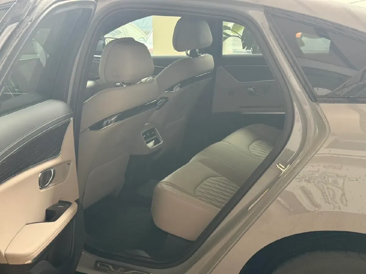 2025 BYD Han 1.5T 156HP L4 E-CVT PHEV,autocango,china used car exporter,china ev exporter,chinese used car exporter,chinese used ev exporter