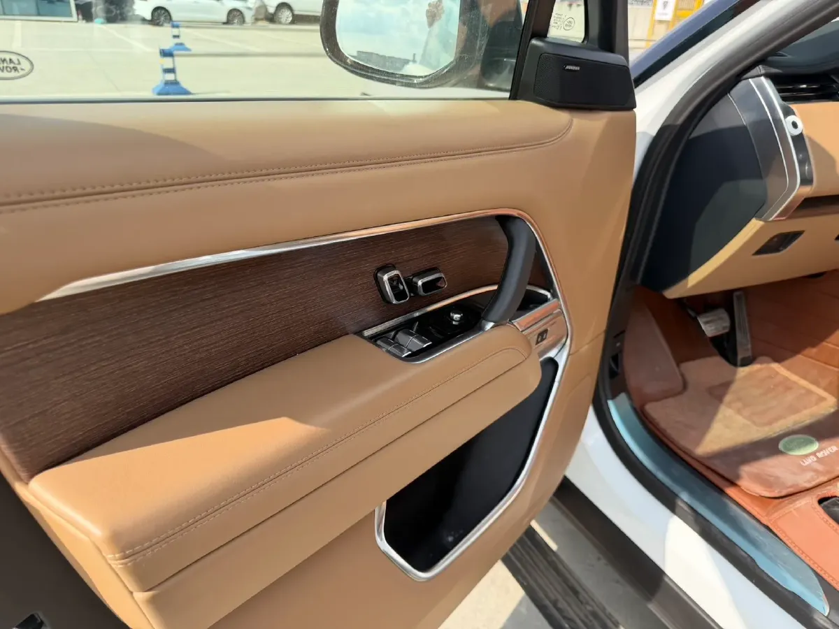 2024 Land Rover Range Rover 3.0T 400HP L6 8AT,autocango,china used car exporter,china ev exporter,chinese used car exporter,chinese used ev exporter