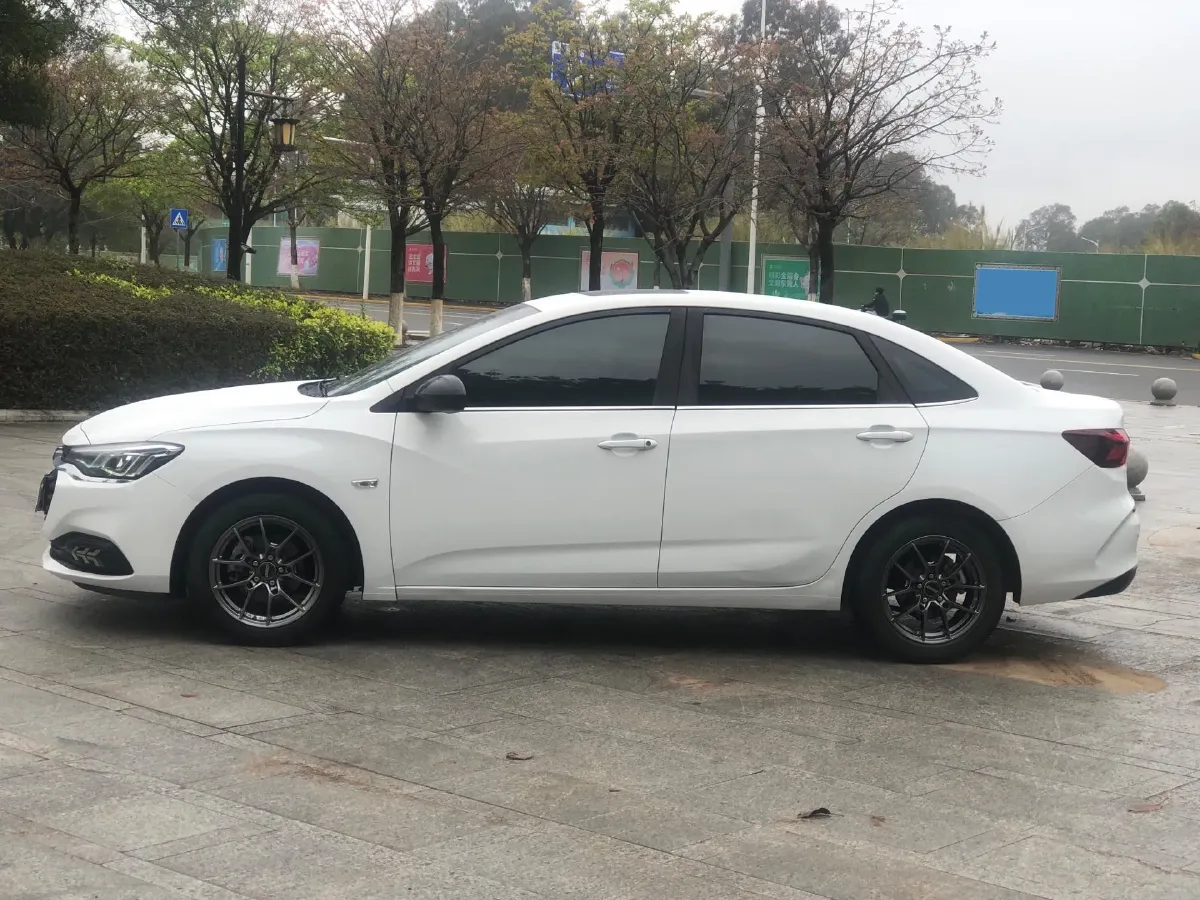 2022 Chevrolet Monza 1.5L 113HP L4 6AT,autocango,china used car exporter,china ev exporter,chinese used car exporter,chinese used ev exporter