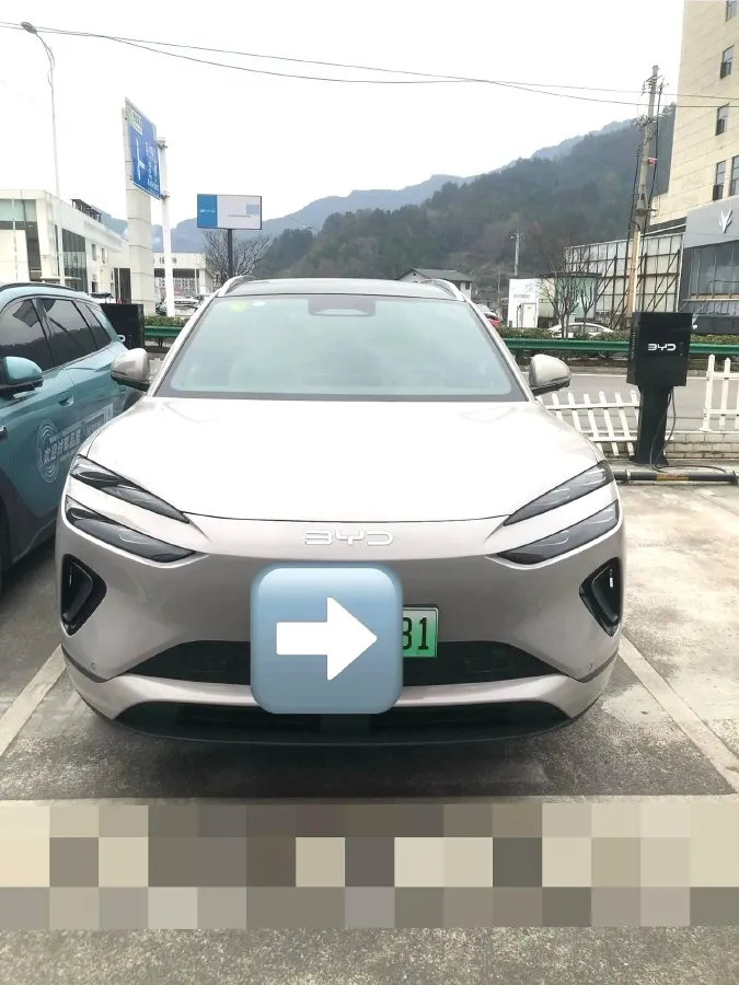2025 LanDian E5 PLUS 1.5L 95HP L4 E-CVT PHEV,autocango,china used car exporter,china ev exporter,chinese used car exporter,chinese used ev exporter