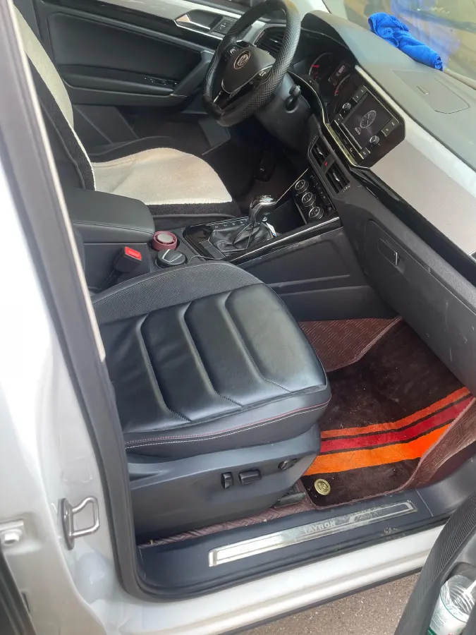 2019 Jeep Cherokee 2.0T 234HP L4 9AT,autocango,china used car exporter,china ev exporter,chinese used car exporter,chinese used ev exporter