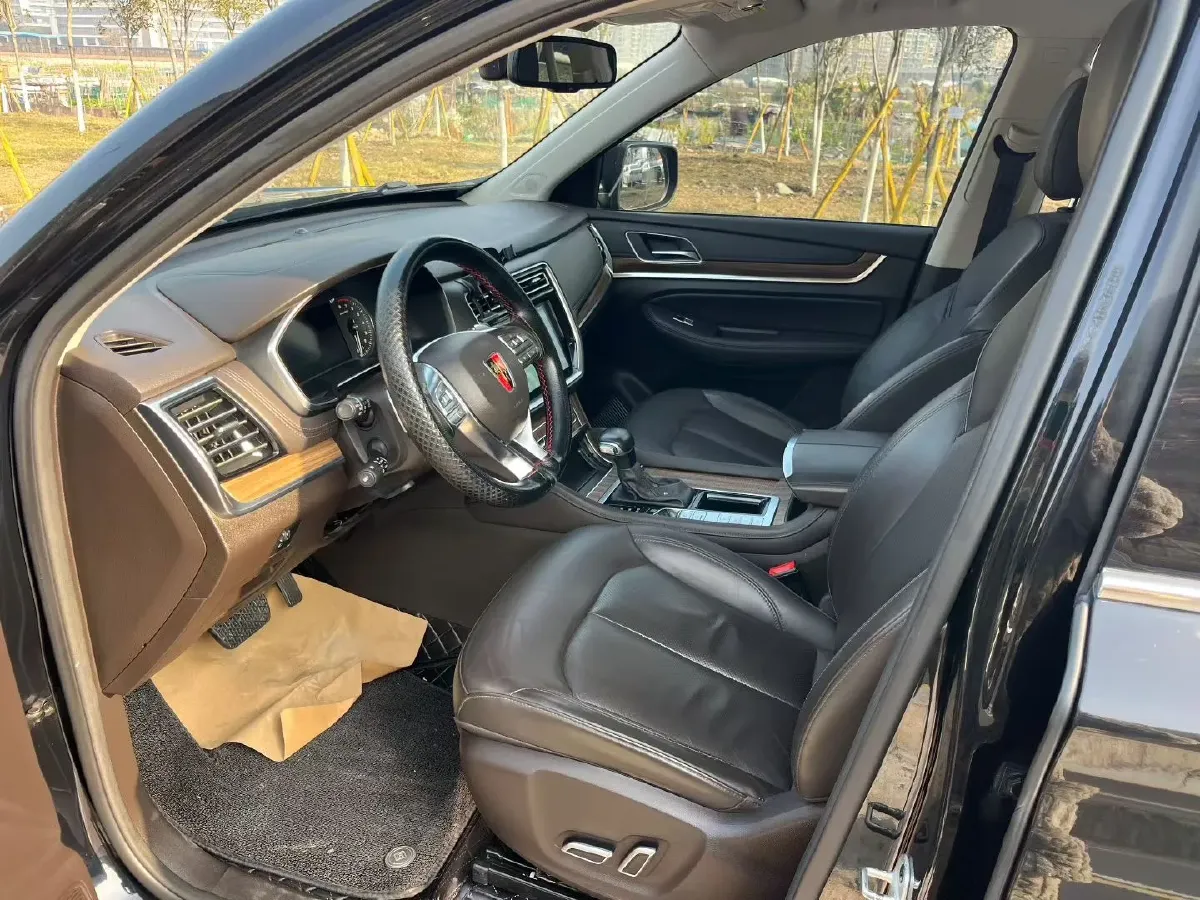 2019 Roewe RX8 2.0T 222HP L4 6AT,autocango,china used car exporter,china ev exporter,chinese used car exporter,chinese used ev exporter