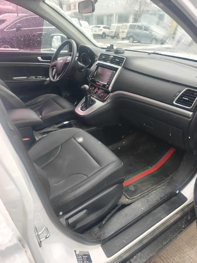 2019 Haval M6 1.5T 150HP L4 7DCT,autocango,china used car exporter,china ev exporter,chinese used car exporter,chinese used ev exporter