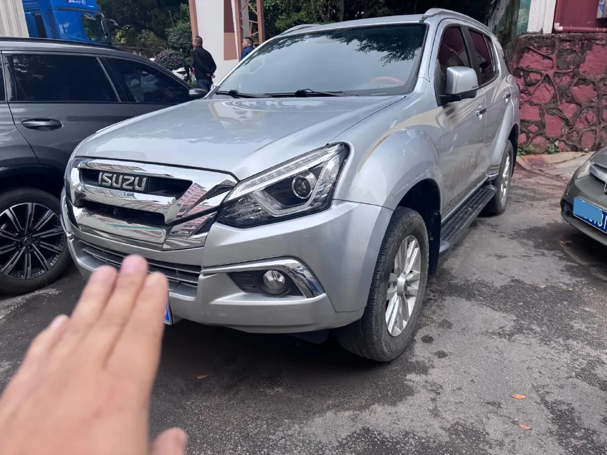 2020 Isuzu Mu-X 1.9T 166HP L4 6AT,autocango,china used car exporter,china ev exporter,chinese used car exporter,chinese used ev exporter