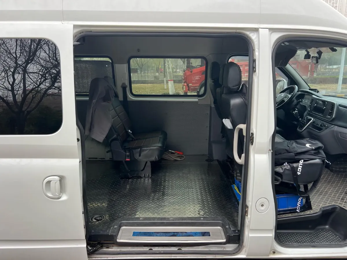 2021 MAXUS XinTu V80 2.0T 139HP L4 6MT,autocango,china used car exporter,china ev exporter,chinese used car exporter,chinese used ev exporter