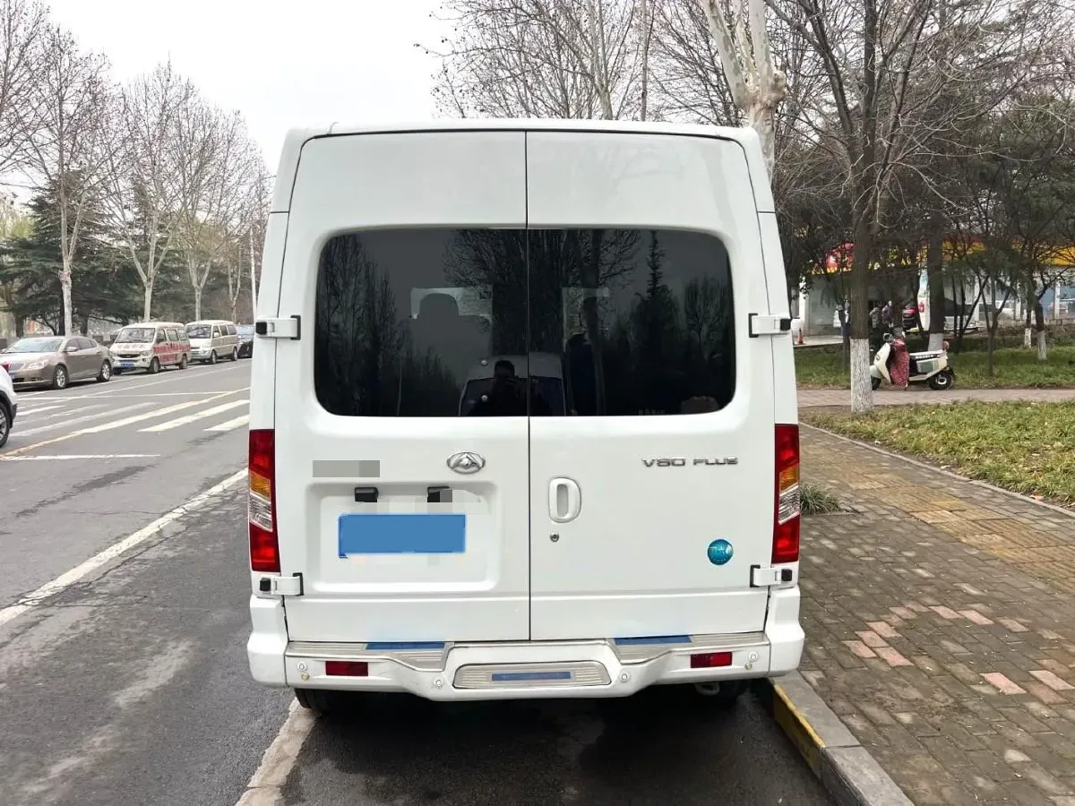 2021 MAXUS XinTu V80 2.0T 139HP L4 6MT,autocango,china used car exporter,china ev exporter,chinese used car exporter,chinese used ev exporter