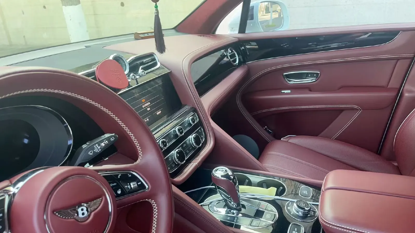 2022 Bentley Bentayga 4.0T 550HP V8 8AT,autocango,china used car exporter,china ev exporter,chinese used car exporter,chinese used ev exporter