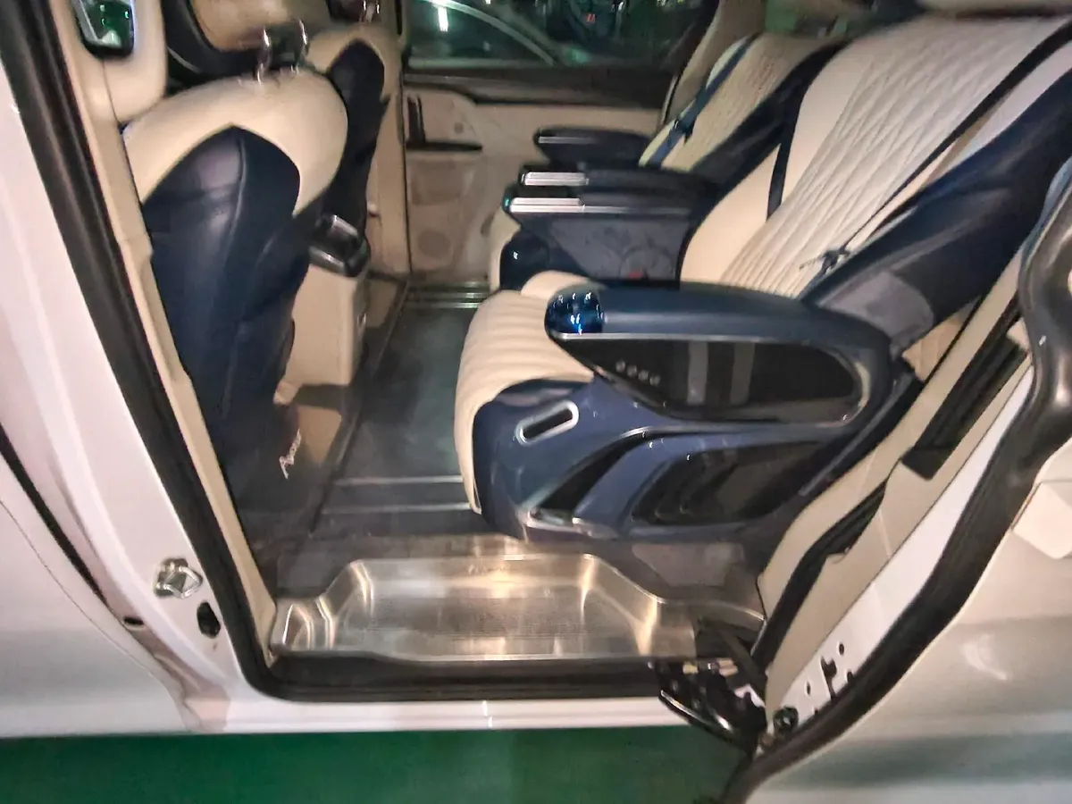 2022 Buick GL8 2.0T 237HP L4 9AT,autocango,china used car exporter,china ev exporter,chinese used car exporter,chinese used ev exporter