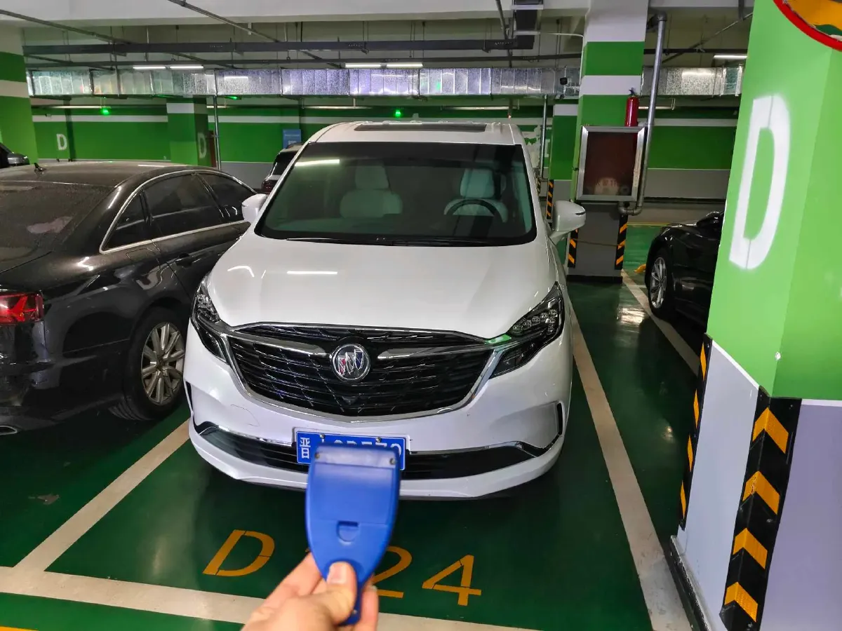 2022 Buick GL8 2.0T 237HP L4 9AT,autocango,china used car exporter,china ev exporter,chinese used car exporter,chinese used ev exporter