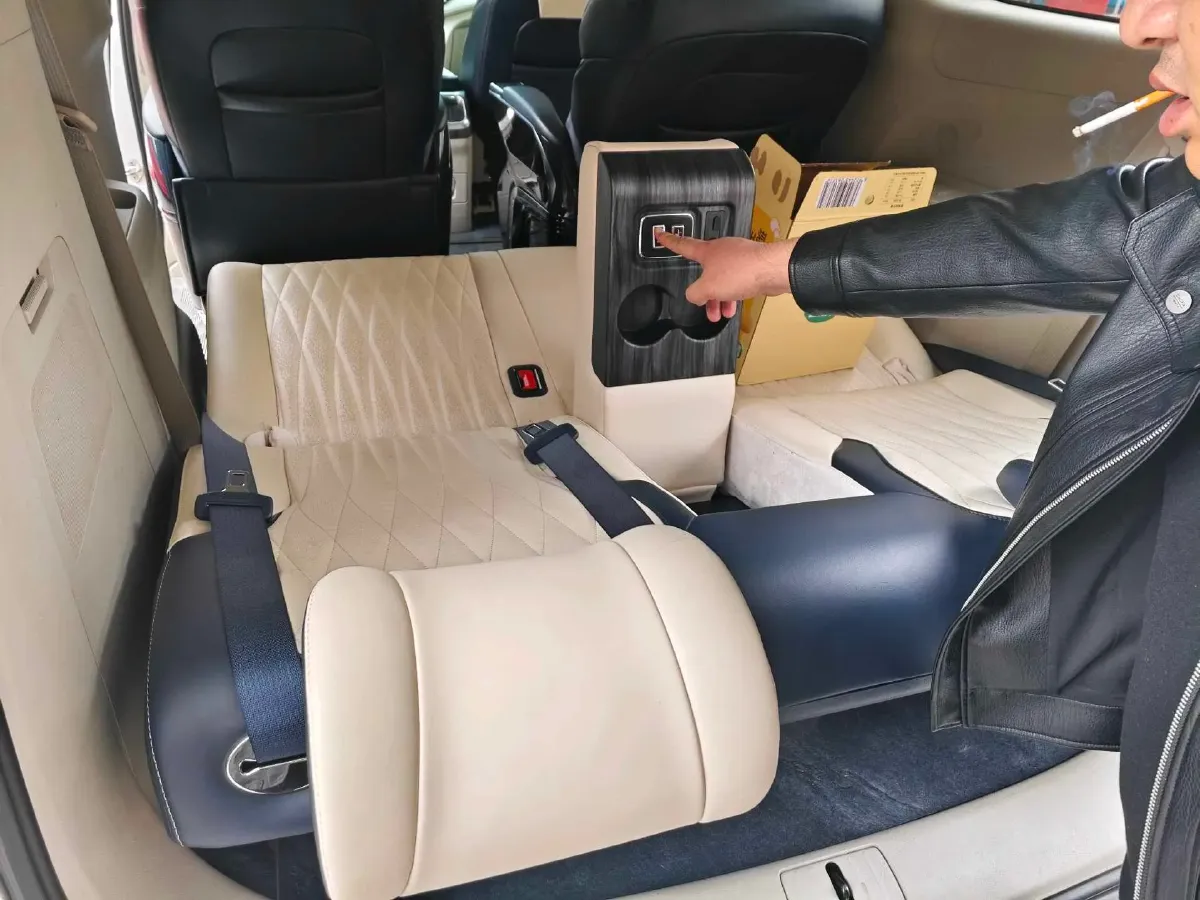 2022 Buick GL8 2.0T 237HP L4 9AT,autocango,china used car exporter,china ev exporter,chinese used car exporter,chinese used ev exporter