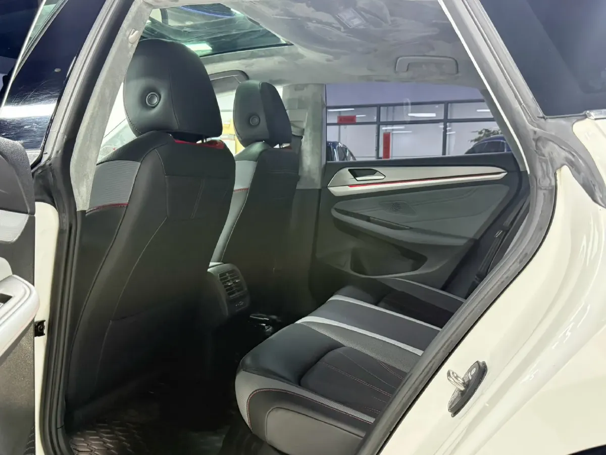 2022 Skoda Superb 2.0T 186HP L4 7DCT,autocango,china used car exporter,china ev exporter,chinese used car exporter,chinese used ev exporter