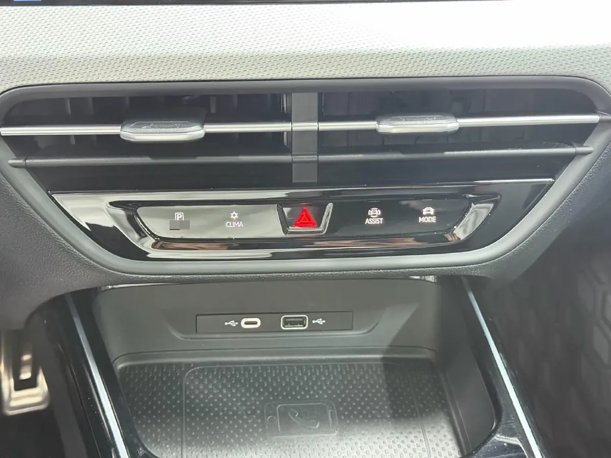 2022 Skoda Superb 2.0T 186HP L4 7DCT,autocango,china used car exporter,china ev exporter,chinese used car exporter,chinese used ev exporter