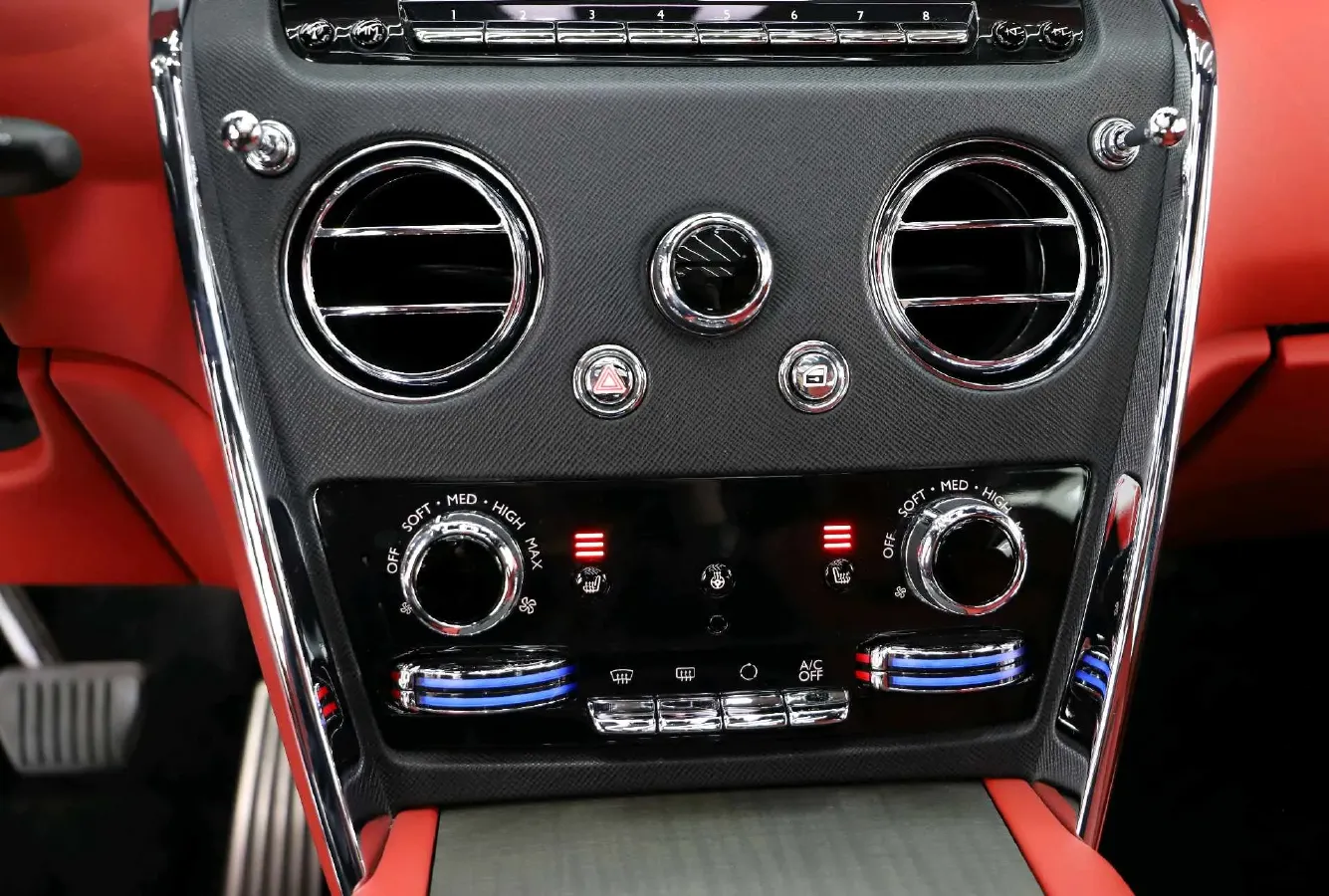 2018 Rolls-Royce Cullinan 6.7T 571HP V12 8AT,autocango,china used car exporter,china ev exporter,chinese used car exporter,chinese used ev exporter