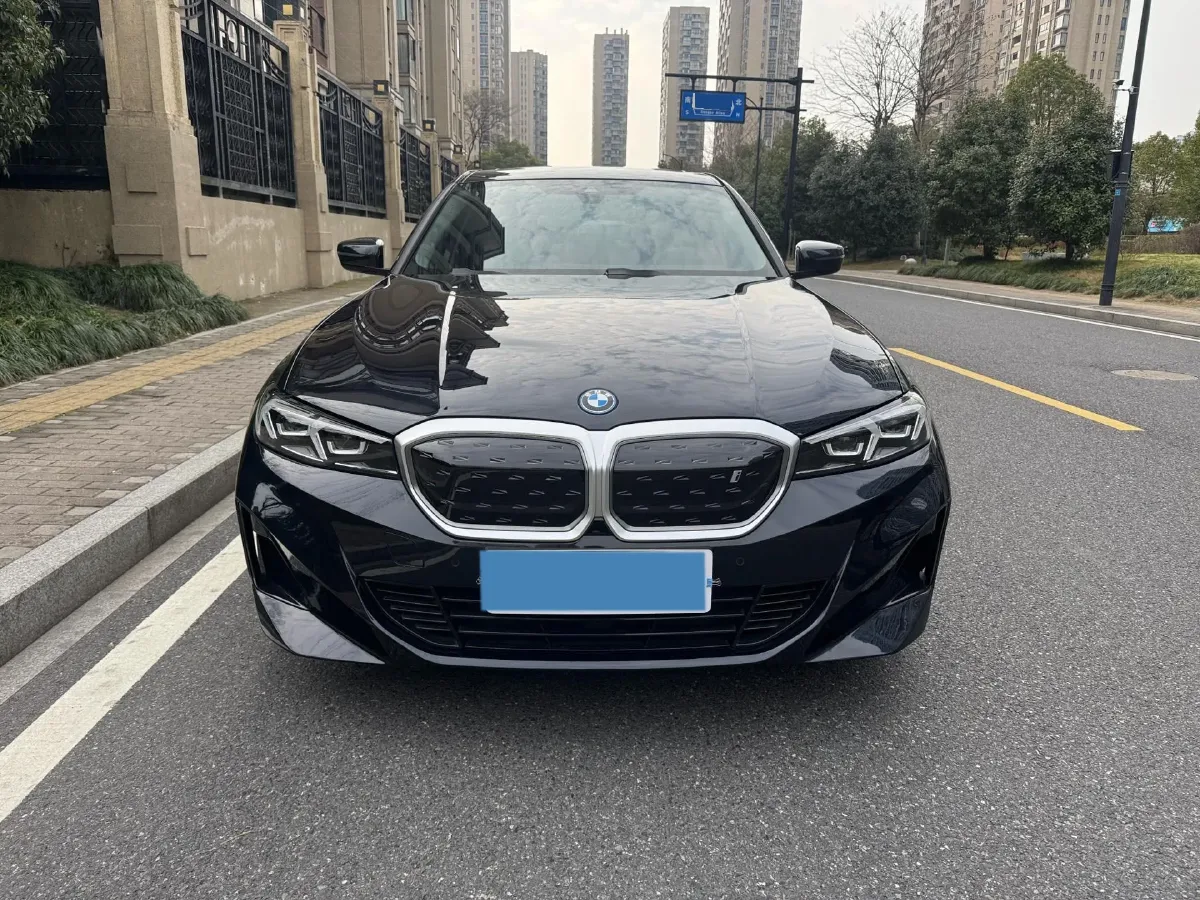 2024 BMW i3 BEV 70KWH,autocango,china used car exporter,china ev exporter,chinese used car exporter,chinese used ev exporter
