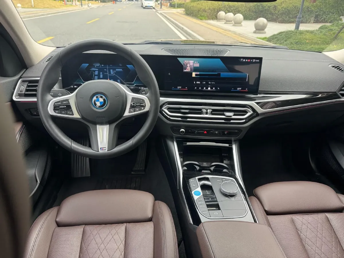 2024 BMW i3 BEV 70KWH,autocango,china used car exporter,china ev exporter,chinese used car exporter,chinese used ev exporter