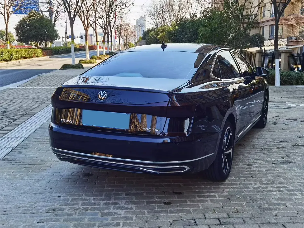 2024 Volkswagen Passat 2.0T 220HP L4 7DCT,autocango,china used car exporter,china ev exporter,chinese used car exporter,chinese used ev exporter