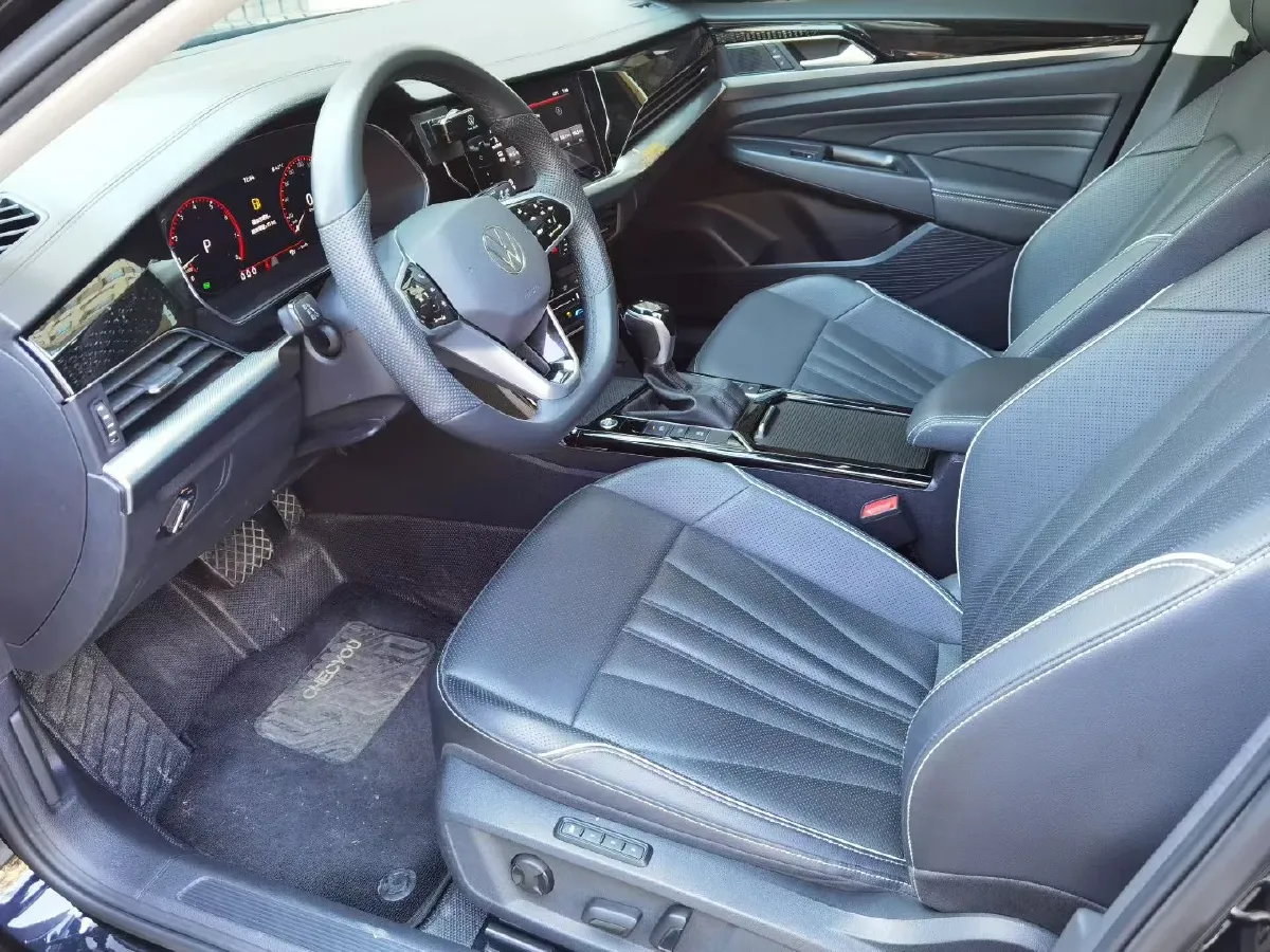 2024 Volkswagen Passat 2.0T 220HP L4 7DCT,autocango,china used car exporter,china ev exporter,chinese used car exporter,chinese used ev exporter