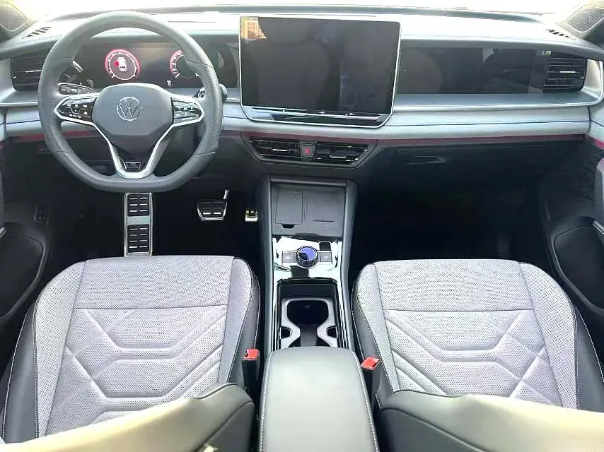 2025 Volkswagen Tayron 2.0T 220HP L4 7DCT,autocango,china used car exporter,china ev exporter,chinese used car exporter,chinese used ev exporter