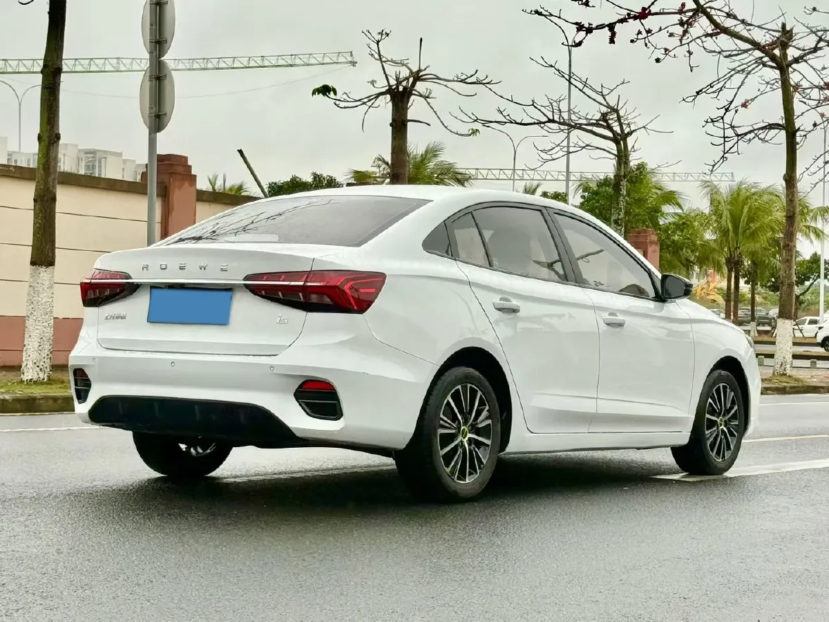 2021 Roewe i5 1.5L 120HP L4 CVT,autocango,china used car exporter,china ev exporter,chinese used car exporter,chinese used ev exporter