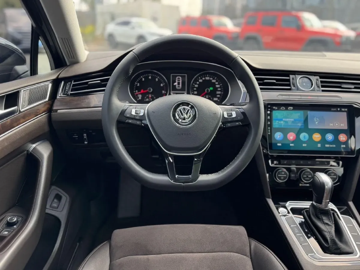 2018 Volkswagen Magotan 1.8T 180HP L4 7DCT,autocango,china used car exporter,china ev exporter,chinese used car exporter,chinese used ev exporter