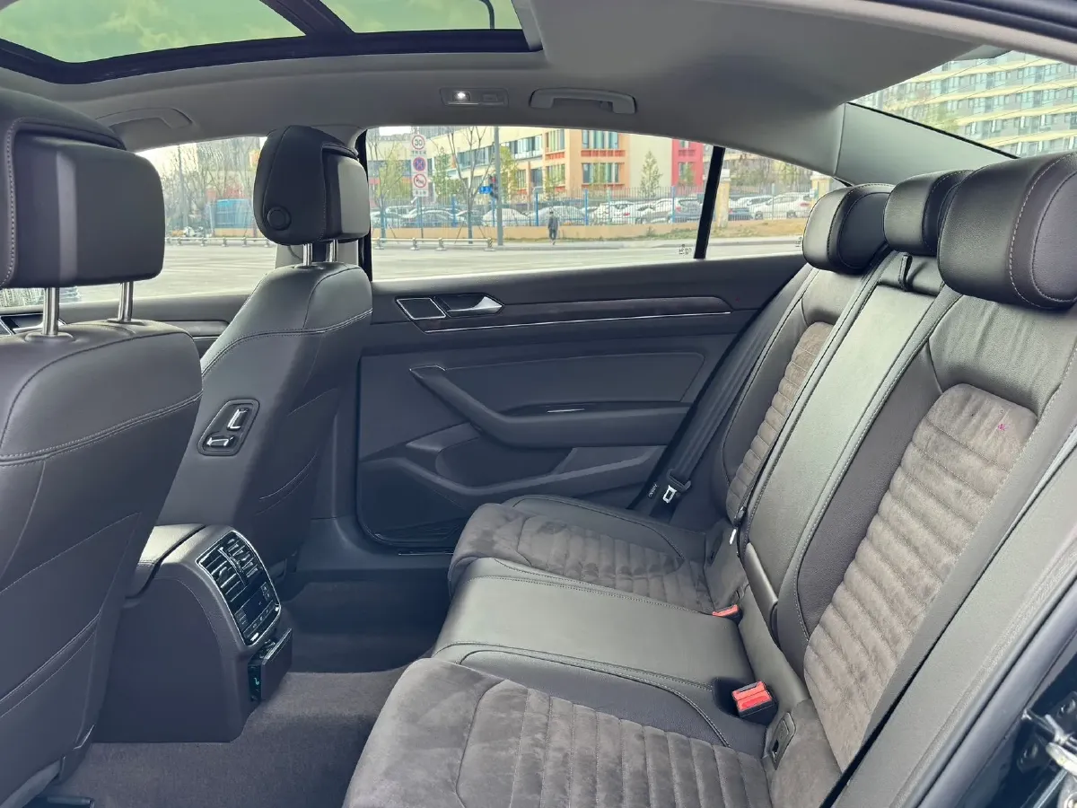 2018 Volkswagen Magotan 1.8T 180HP L4 7DCT,autocango,china used car exporter,china ev exporter,chinese used car exporter,chinese used ev exporter