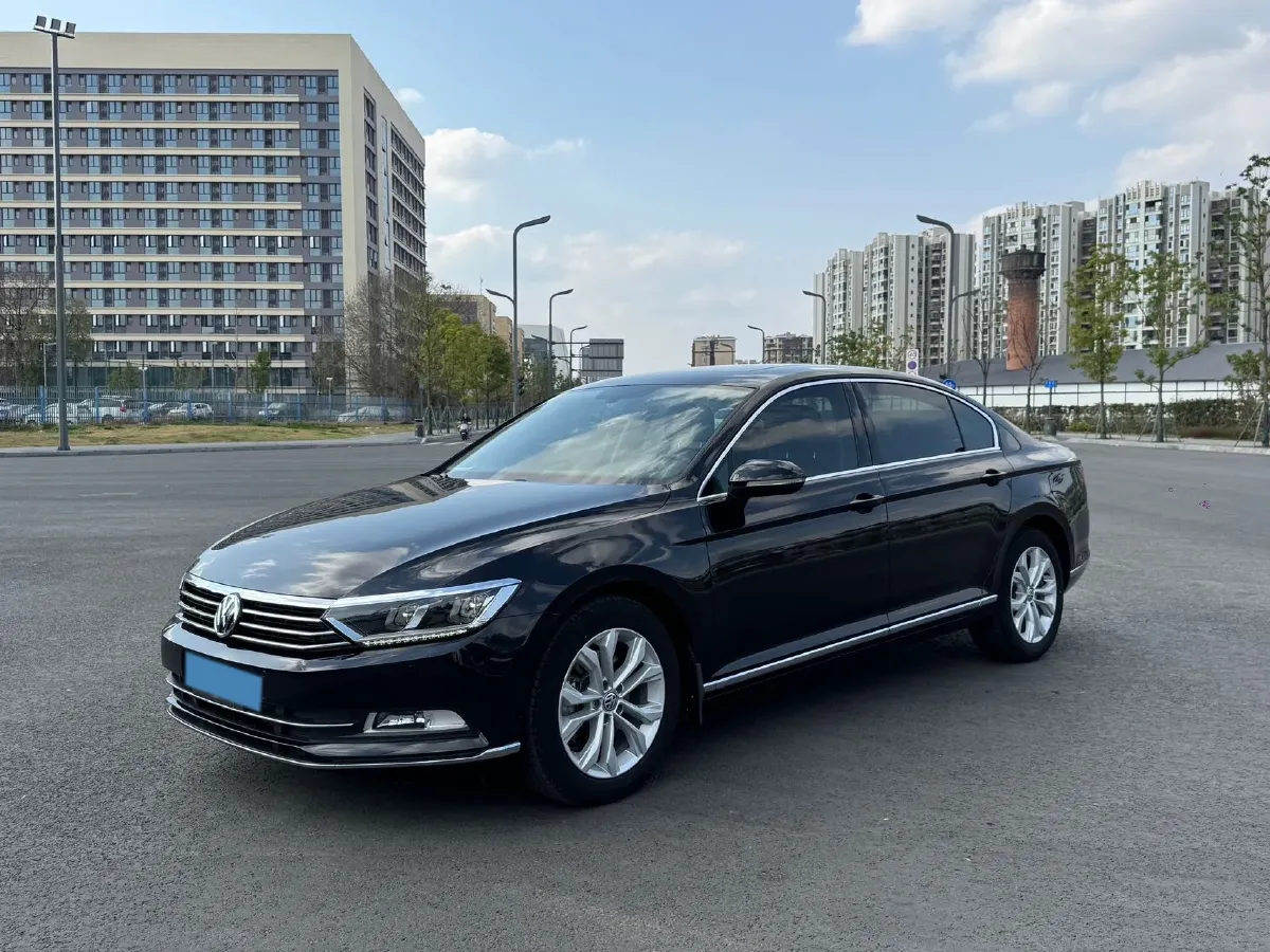 2018 Volkswagen Magotan 1.8T 180HP L4 7DCT,autocango,china used car exporter,china ev exporter,chinese used car exporter,chinese used ev exporter