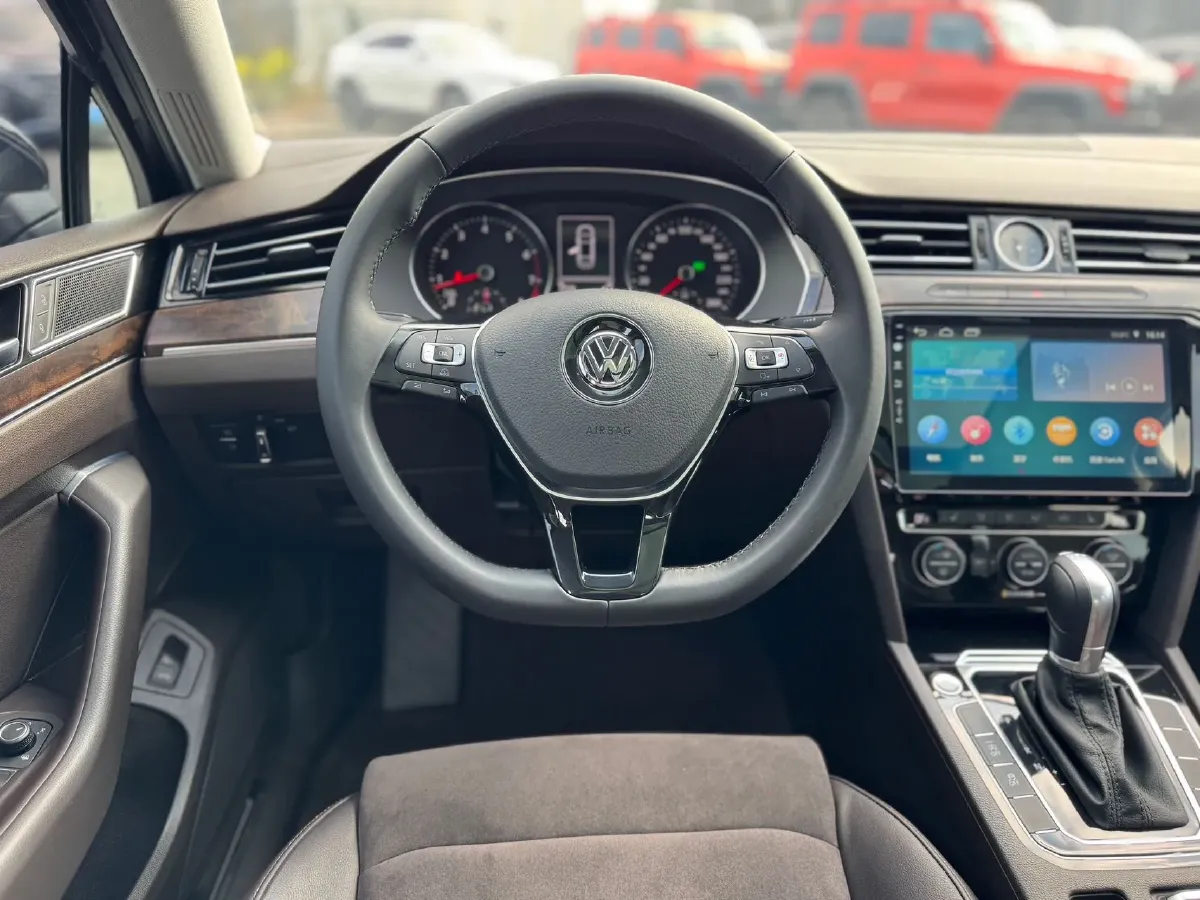 2018 Volkswagen Magotan 1.8T 180HP L4 7DCT,autocango,china used car exporter,china ev exporter,chinese used car exporter,chinese used ev exporter