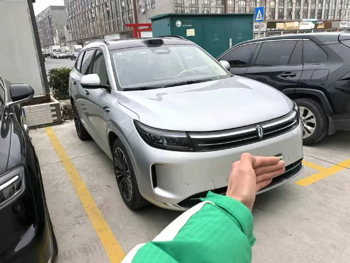 2024 AITO AITO M7 1.5T 152HP L4 REEV 42KWH,autocango,china used car exporter,china ev exporter,chinese used car exporter,chinese used ev exporter
