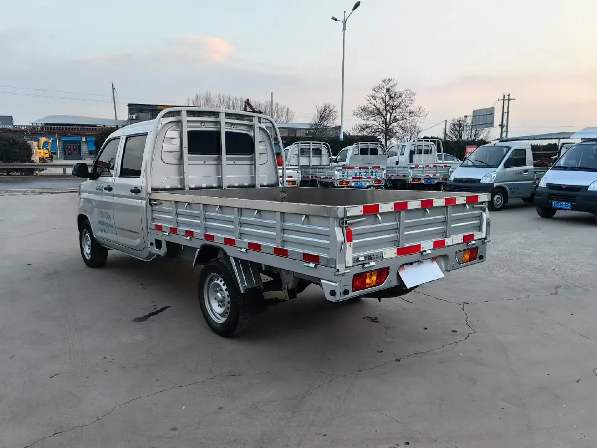 2023 WuLing RongGuang New Truck 2.0L 136HP L4 5MT,autocango,china used car exporter,china ev exporter,chinese used car exporter,chinese used ev exporter
