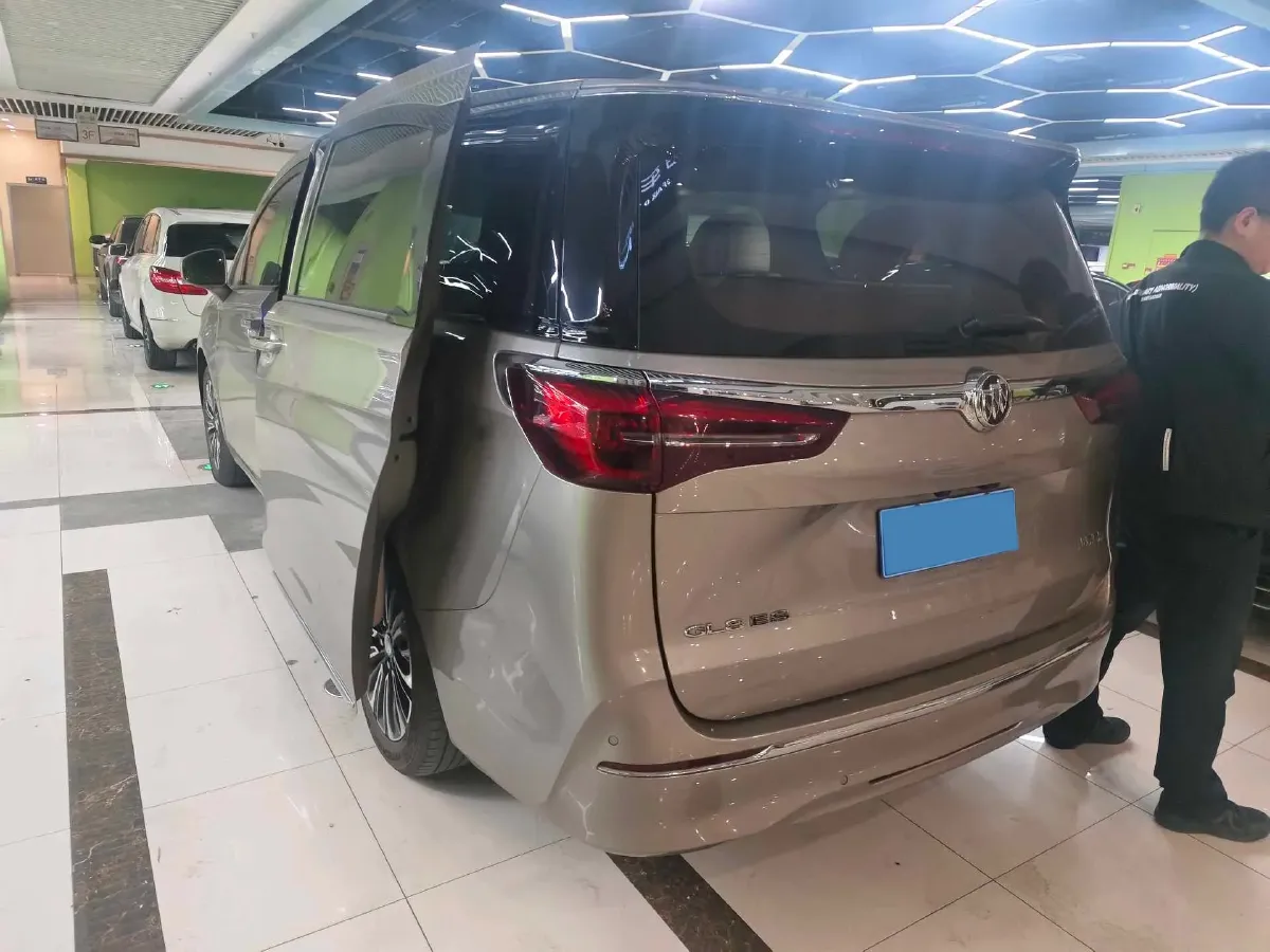 2023 Buick GL8 2.0T 237HP L4 9AT,autocango,china used car exporter,china ev exporter,chinese used car exporter,chinese used ev exporter