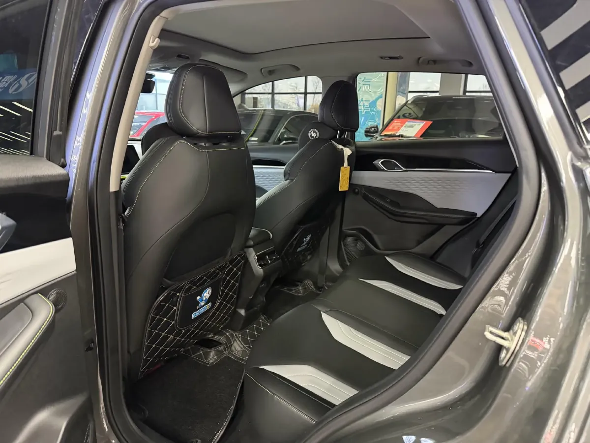 2022 Geely Coolray 1.5T 181HP L4 7DCT,autocango,china used car exporter,china ev exporter,chinese used car exporter,chinese used ev exporter