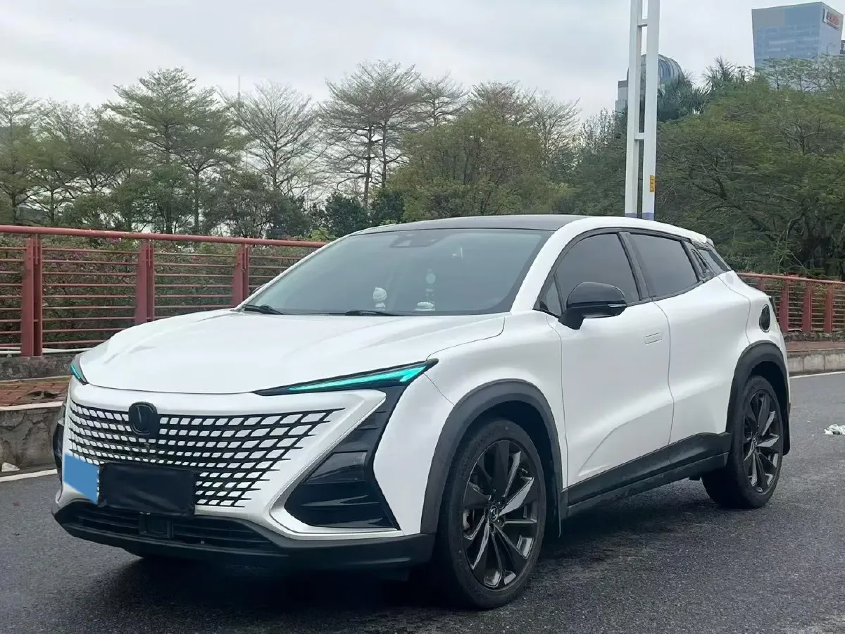 2020 ChangAn UNI-T 1.5T 180HP L4 7DCT,autocango,china used car exporter,china ev exporter,chinese used car exporter,chinese used ev exporter