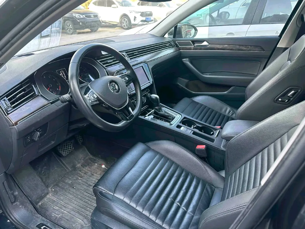 2019 Volkswagen Magotan 2.0T 186HP L4 7DCT,autocango,china used car exporter,china ev exporter,chinese used car exporter,chinese used ev exporter