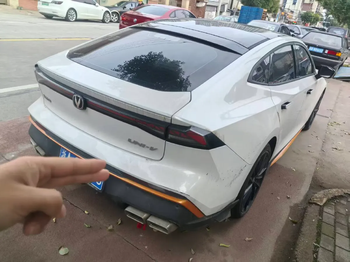 2024 ChangAn UNI-V 1.5T 188HP L4 7DCT,autocango,china used car exporter,china ev exporter,chinese used car exporter,chinese used ev exporter