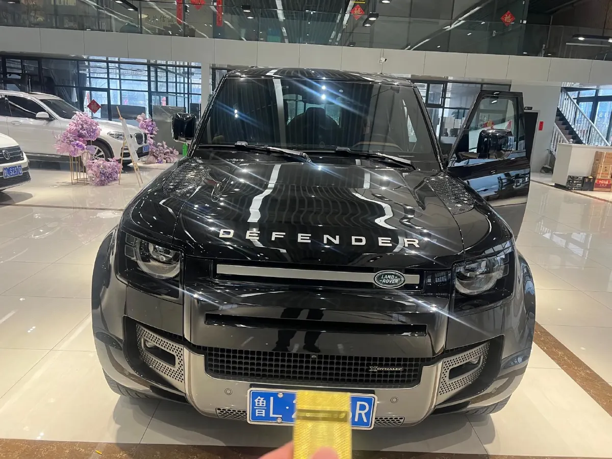 2024 Land Rover Defender 3.0T 400HP L6 8AT,autocango,china used car exporter,china ev exporter,chinese used car exporter,chinese used ev exporter