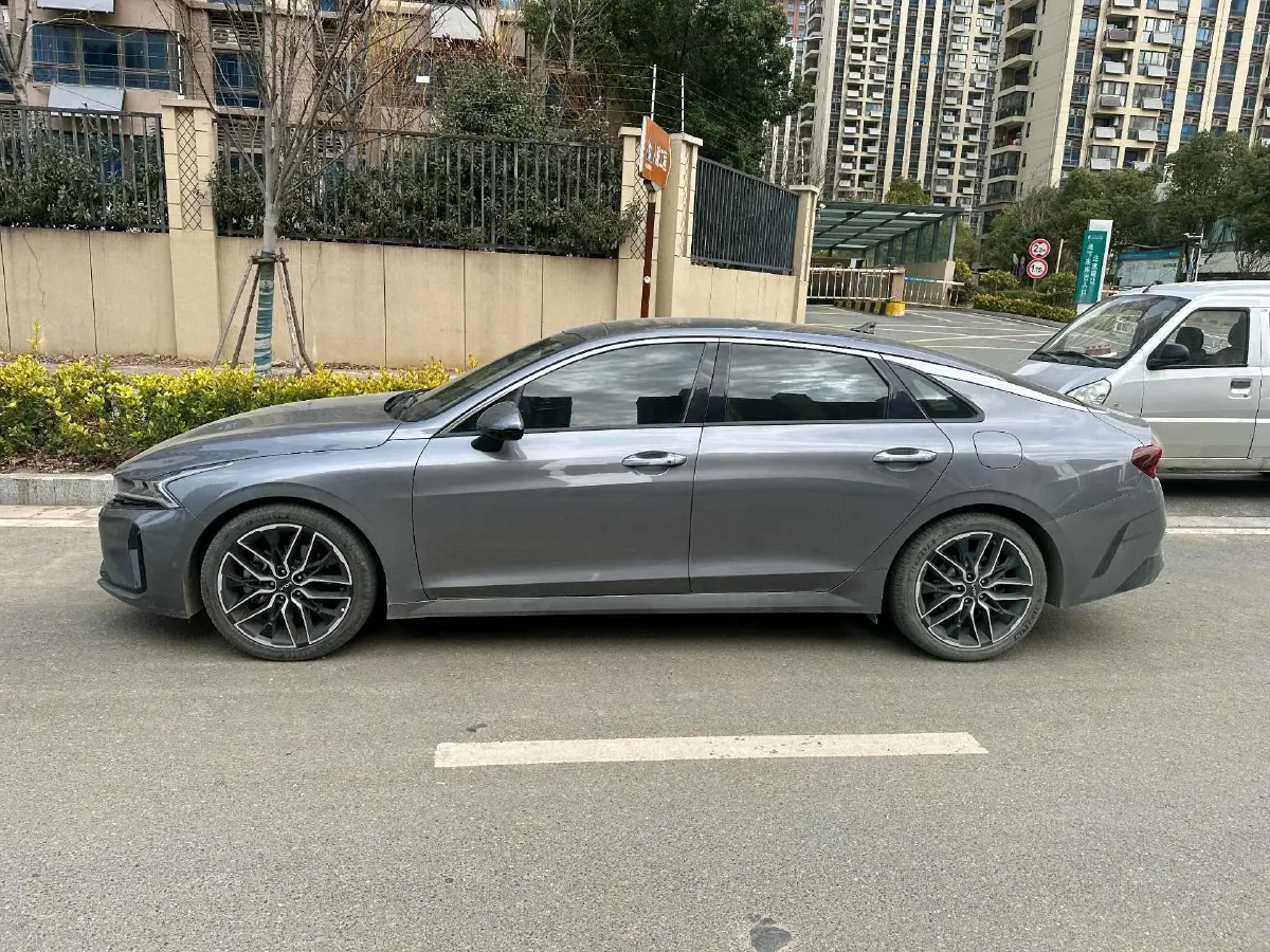 2021 Toyota Camry 2.0L 178HP L4 CVT,autocango,china used car exporter,china ev exporter,chinese used car exporter,chinese used ev exporter